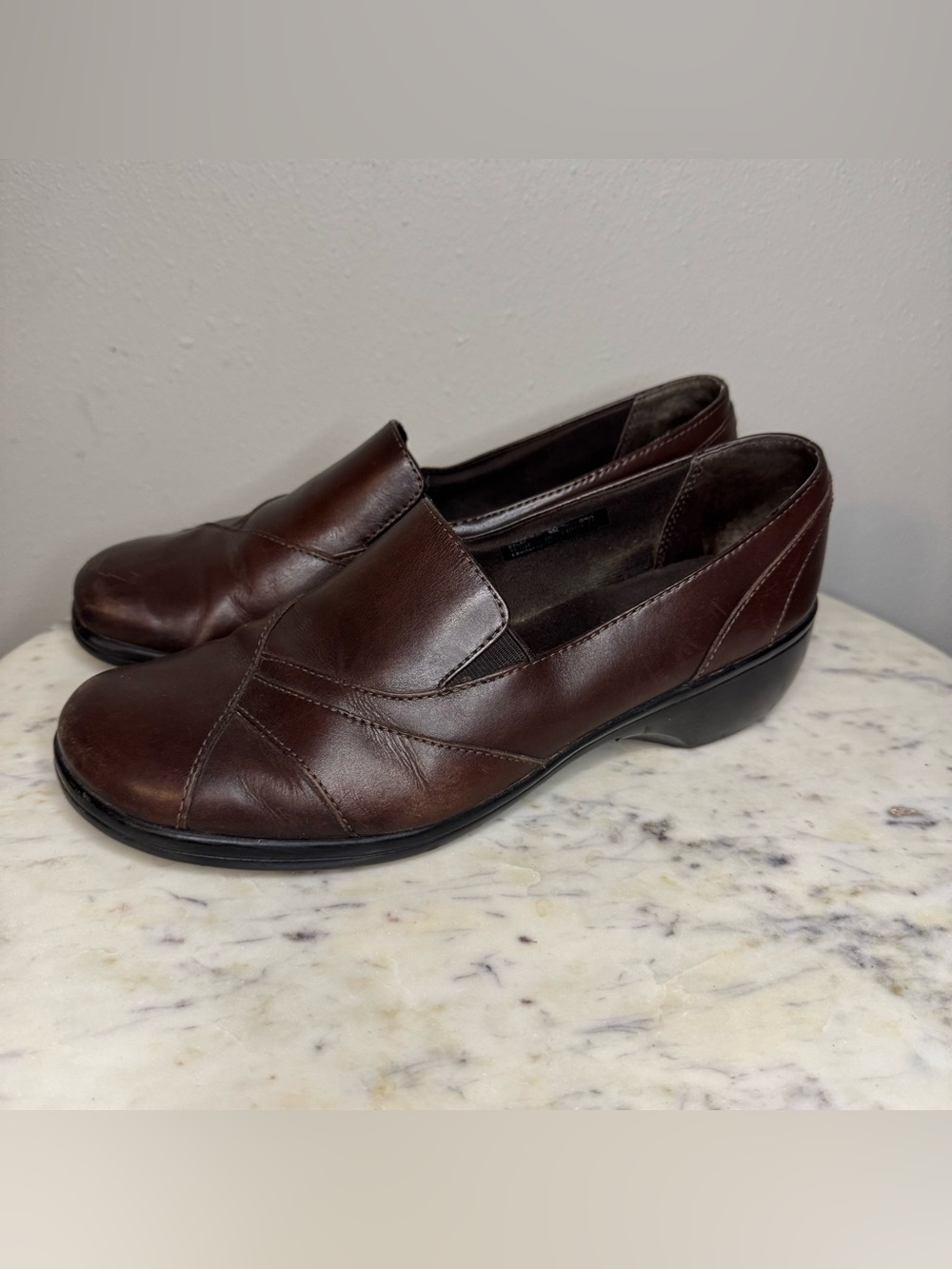 Clarks Loafers Size 9 Medium brown Leather shoes Wedge